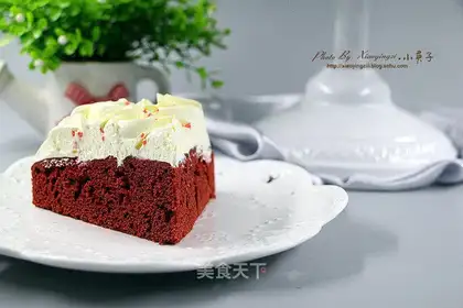 Red velvet cream cake