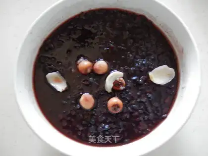 The lilies, the black rice congee