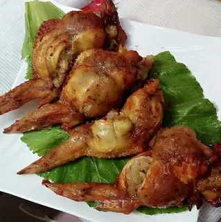 Chicken wing buns