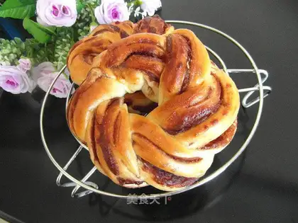 Bean-saloon bread