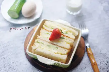 cucumber egg sandwich