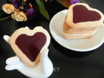 A heart-to-heart cookie