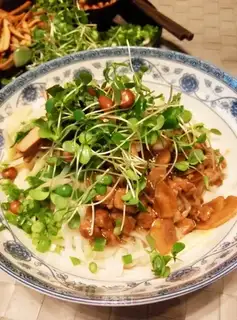 Mushroom sauce noodles