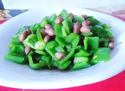 Potato pepper and peanuts