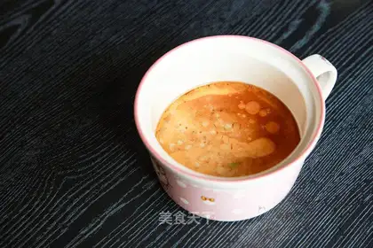 Silverfish steaming eggs