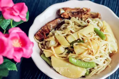 Steamed halogen noodles