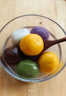 Five-colour soup