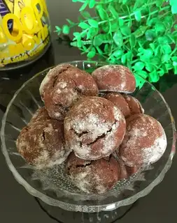 Chocolate cracker cookies