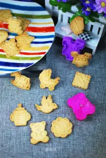cartoon cheese cookies