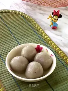 Potato roses, sesame soup