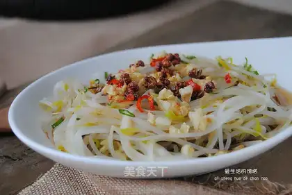 Cold bean sprouts
