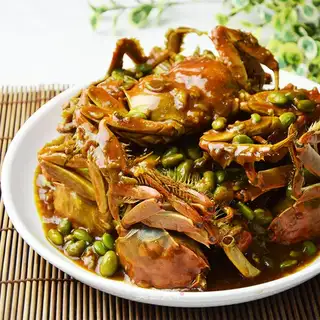 Crab burning beans