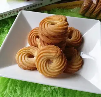 Cream cookies
