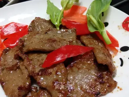 Red wine and fried steak