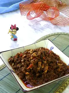 Spicy mushroom beef sauce