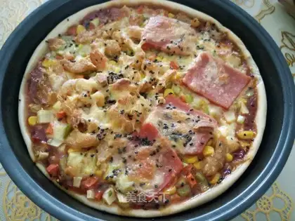 Ham and shrimp pizza