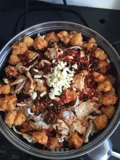 Shrimp balls and meat chips