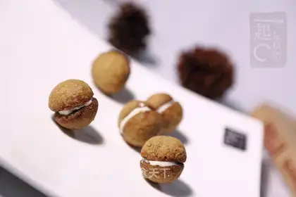 Tea and white chocolate balls