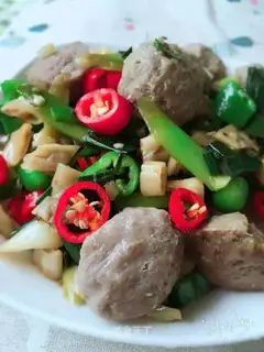 White pepper fried meatballs