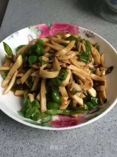 Pyramid fried abalone mushrooms