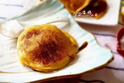 Fried bean buns