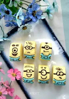 Quick-hand yellow cake roll