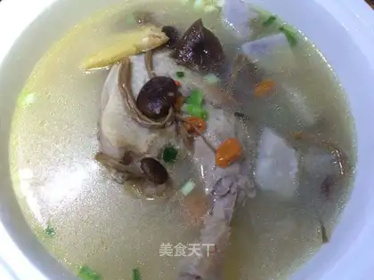 Tea mushrooms, duck soup