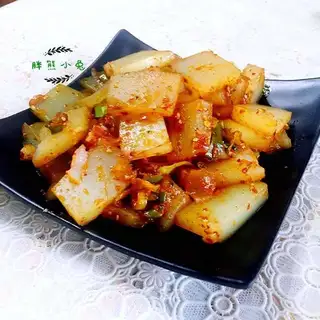 Onion oil and powder