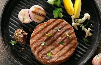 Red wine and comfiliated steak