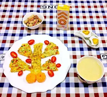 Breakfast of fruit omelet