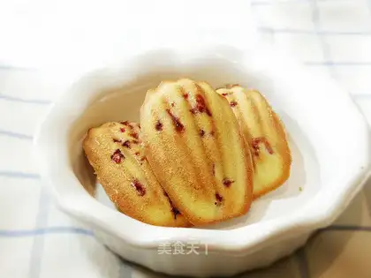Strawberry Madeleine