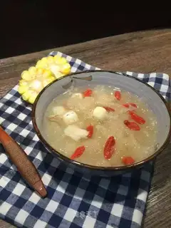 The lily lotion, silver ear soup