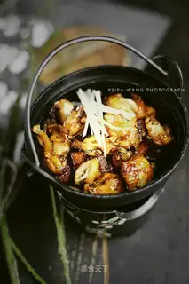 Dry pot spicy bull frog