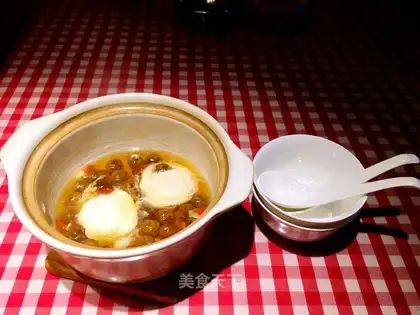 Rice and cinnamon boiled eggs