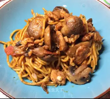 Tomato mushroom noodles