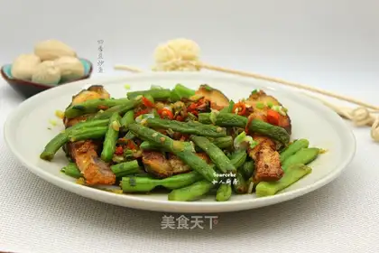 Four seasons of bean fried fish