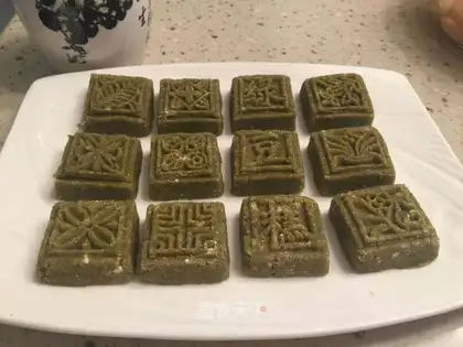 Honey cuisine green bean cake