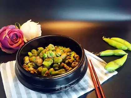 Stone pot, beans