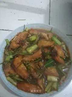 Celery fried fish