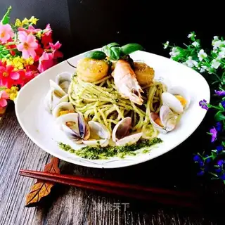 Seafood cyanide noodles