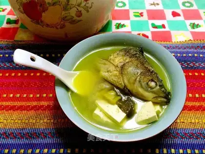 Sour tofu herbfish soup