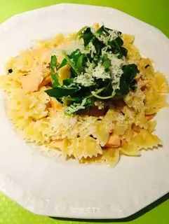 Butter salmon pasta