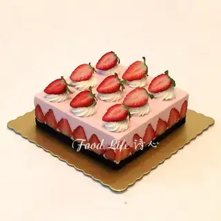 Strawberry cheese mousse