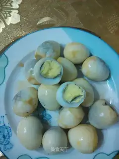 Tea quail eggs