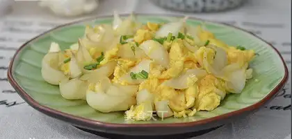 Lily fried eggs