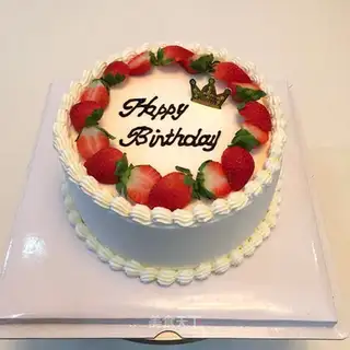 Fruit cream cake