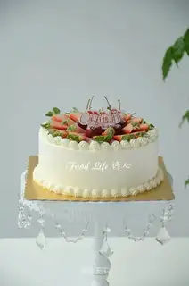 Strawberry cream cake