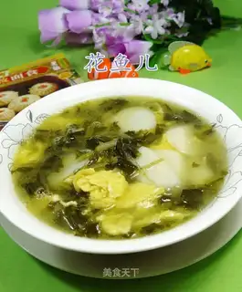 Eggs and snowbread soup