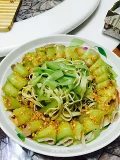 It's a nice piece of garlic