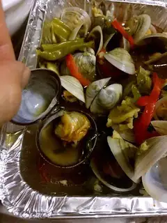 Roast clams with a dragon's bones